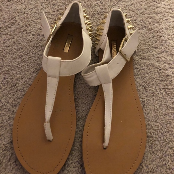 Wild Pair Sandals - Picture 2 of 2